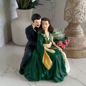 Scarlett and Rhett Embrace Tealight Holder from Gone With The Wind